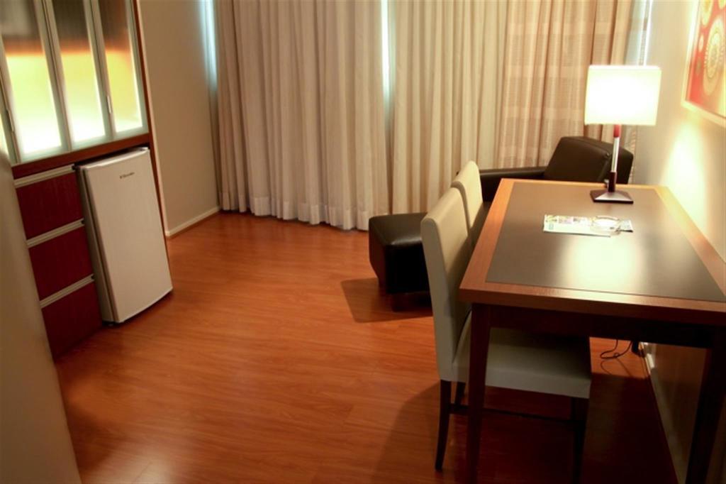 Hotel Boulevard Лондріна Екстер'єр фото